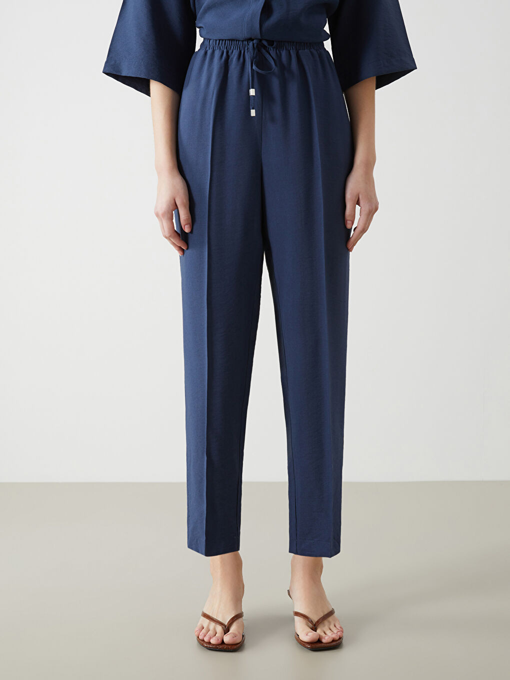Pantalone za žene kroja šargarepe, sa elastičnim pojasom -S5GR72Z8-YA7