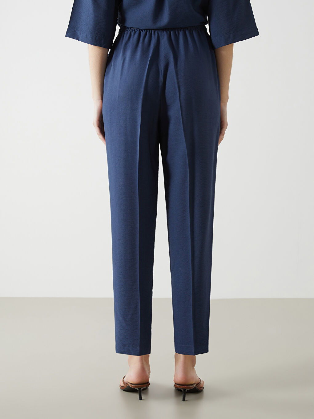 Pantalone za žene kroja šargarepe, sa elastičnim pojasom -S5GR72Z8-YA7