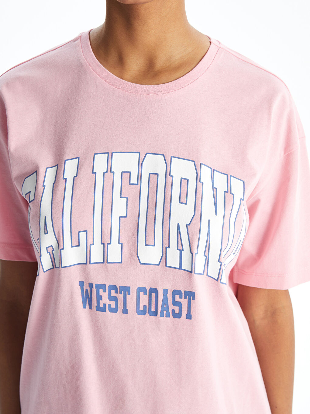 Pembe Bisiklet Yaka California Baskılı Kadın Tişört-2