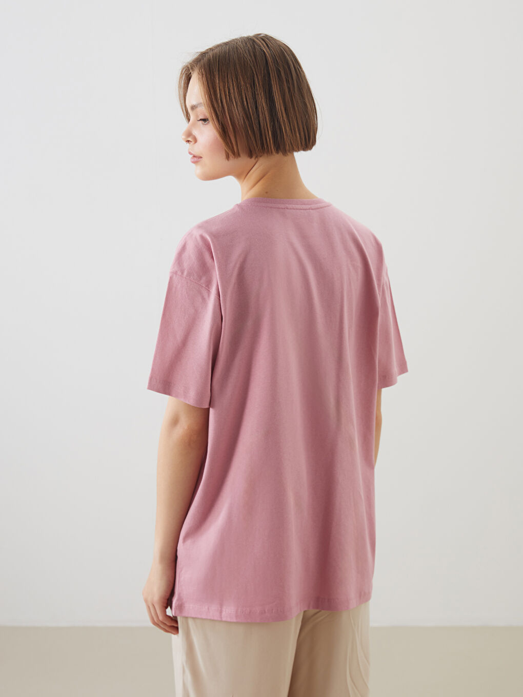 Pembe Bisiklet Yaka Baskılı Kadın Tişört-3