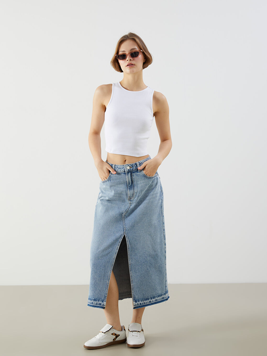 Beyaz Bisiklet Yaka Kadın Crop-1