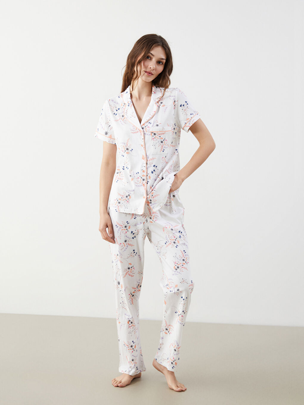 LCW DREAM Ekru Gömlek Yaka Çiçekli Kadın Pijama Takım - 1