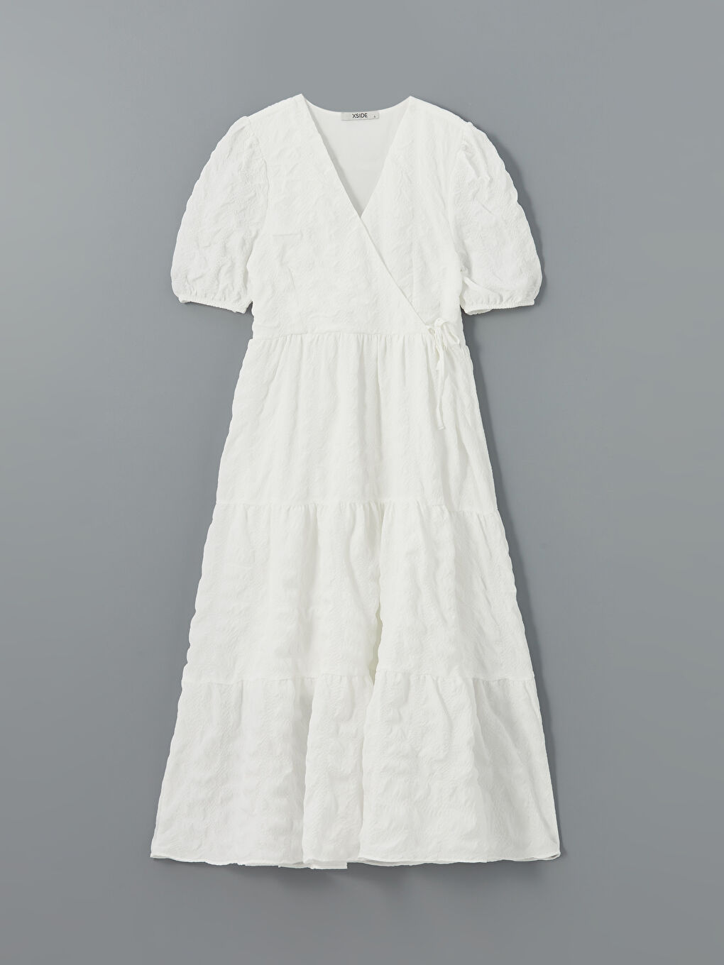 Beyaz Kruvaze Yaka Dokulu Elbise-4