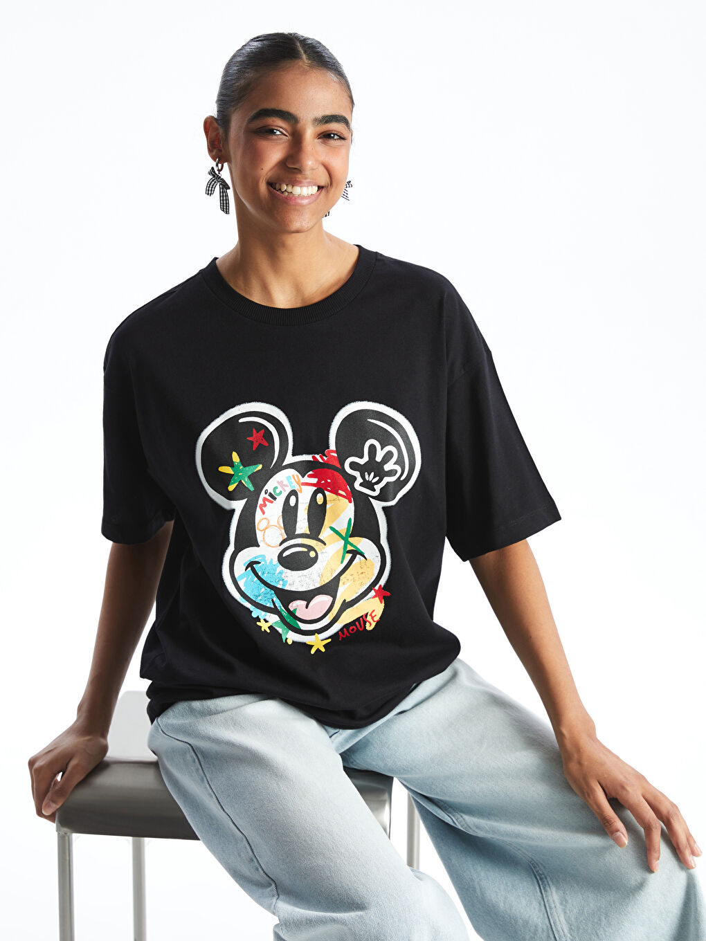 Siyah Bisiklet Yaka Mickey Mouse Baskılı Kadın Tişört