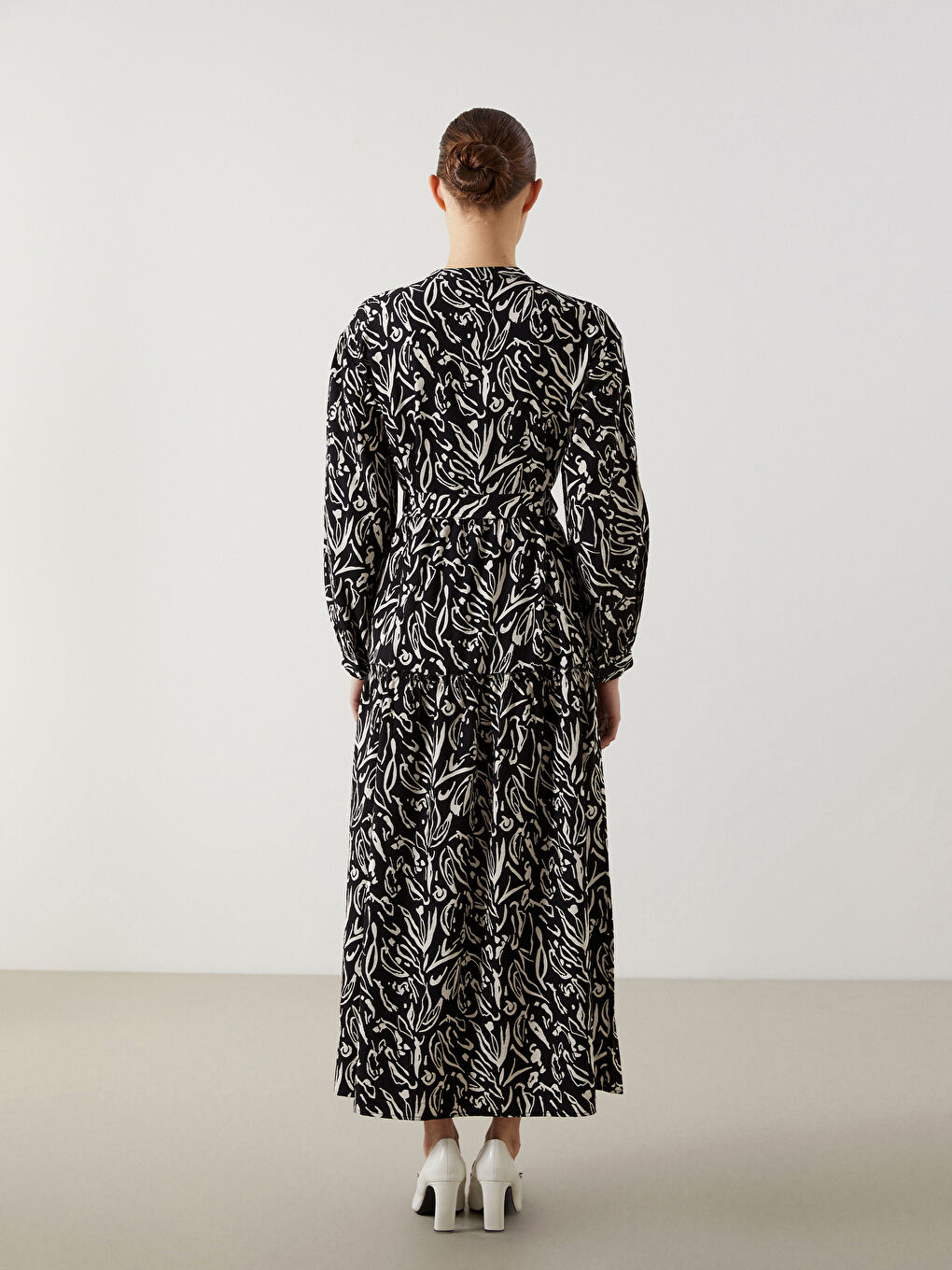 Siyah Hakim Yaka Desenli Elbise-3