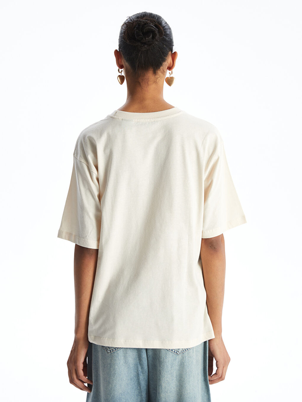 Bej Bisiklet Yaka Mickey ve Arkadaşları Baskılı Kadın Tişört-3