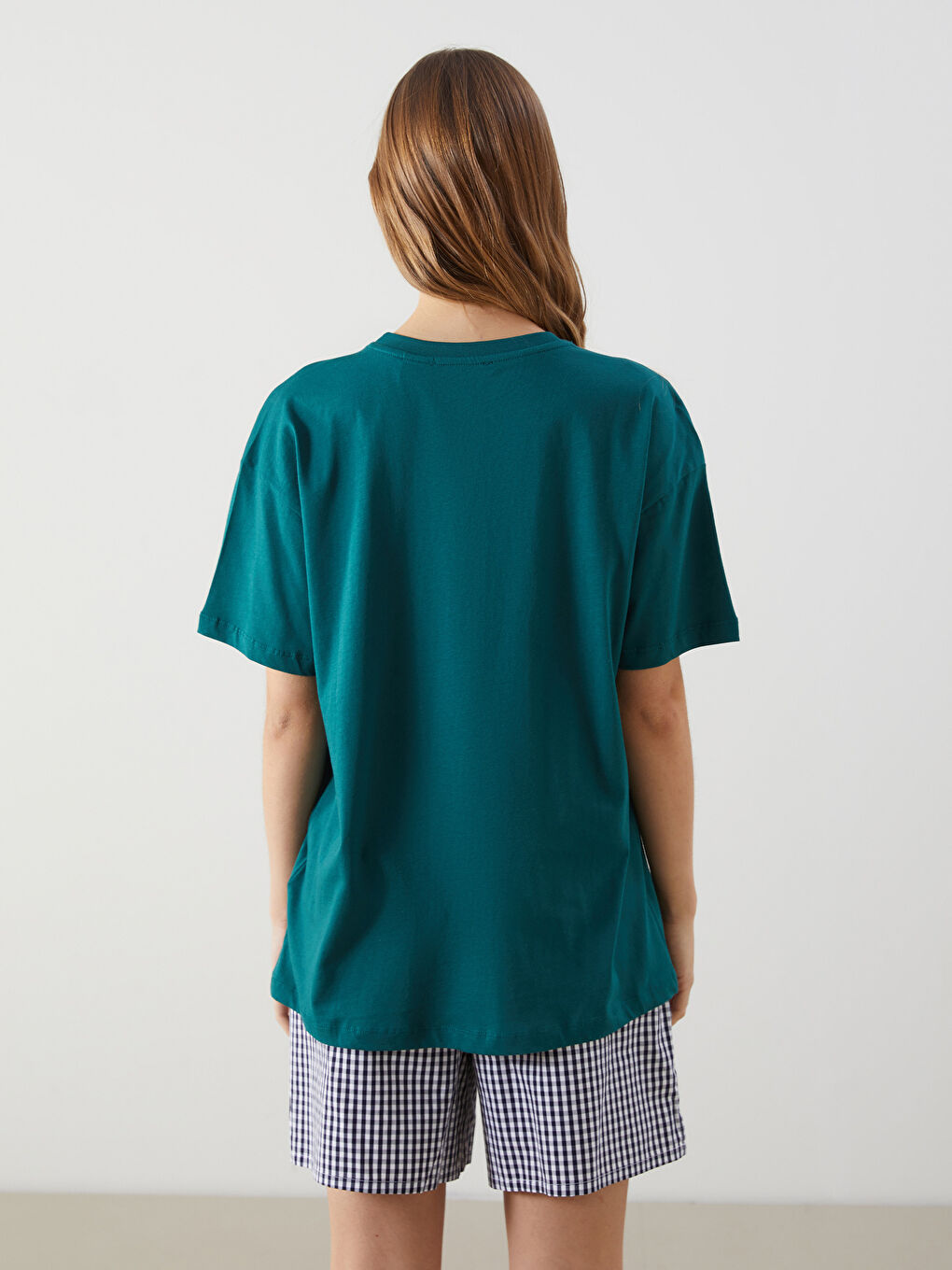 Yeşil Bisiklet Yaka Mickey ve Arkadaşları Baskılı Kadın Tişört-3