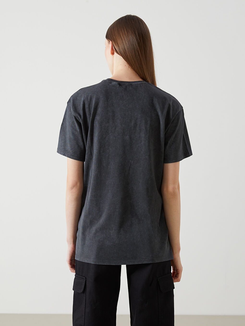 Antrasit Bisiklet Yaka Mickey Mouse Baskılı Kadın Tişört-3