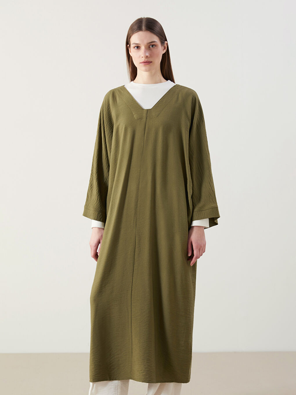 Robe Surdimensionnée à Encolure en V-1