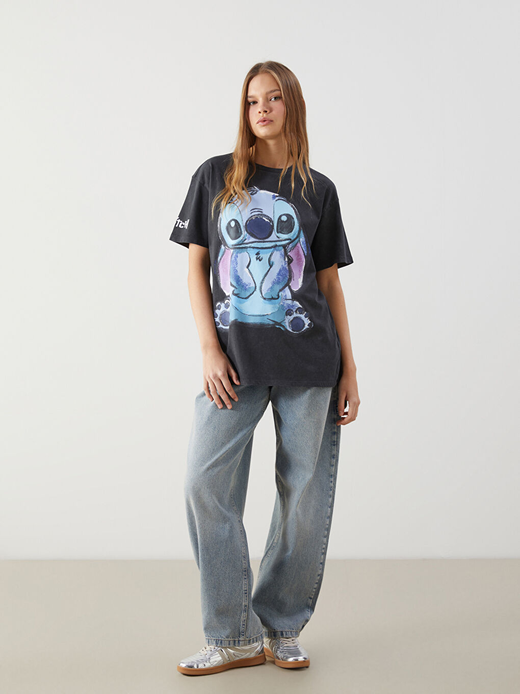 Antrasit Bisiklet Yaka Stitch Baskılı Kadın Tişört-1