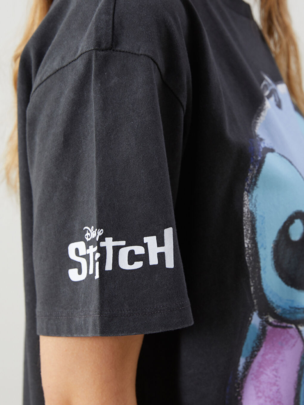 Antrasit Bisiklet Yaka Stitch Baskılı Kadın Tişört-2