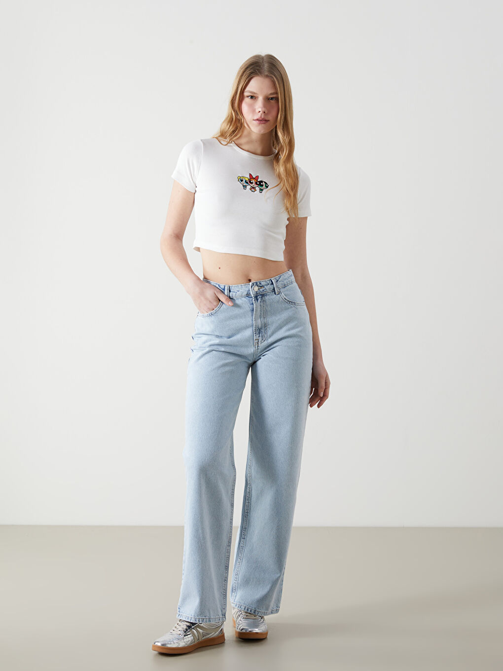 Ekru Bisiklet Yaka Powerpuff Girls Nakışlı Kadın Crop-1