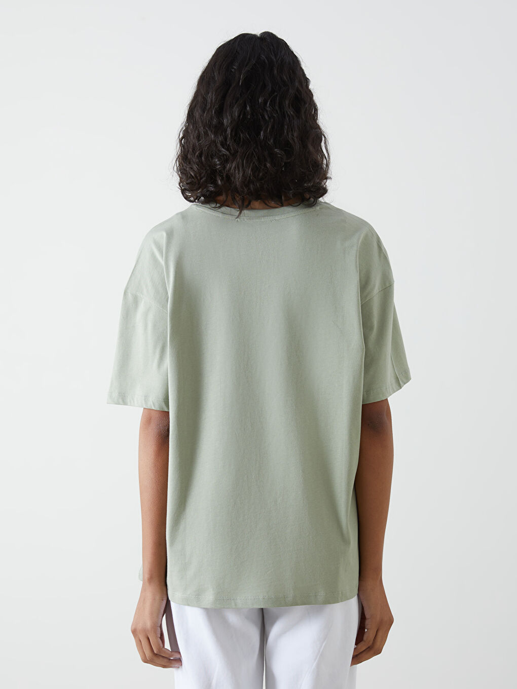 Yeşil Bisiklet Yaka Mickey Mouse Baskılı Kadın Tişört-3