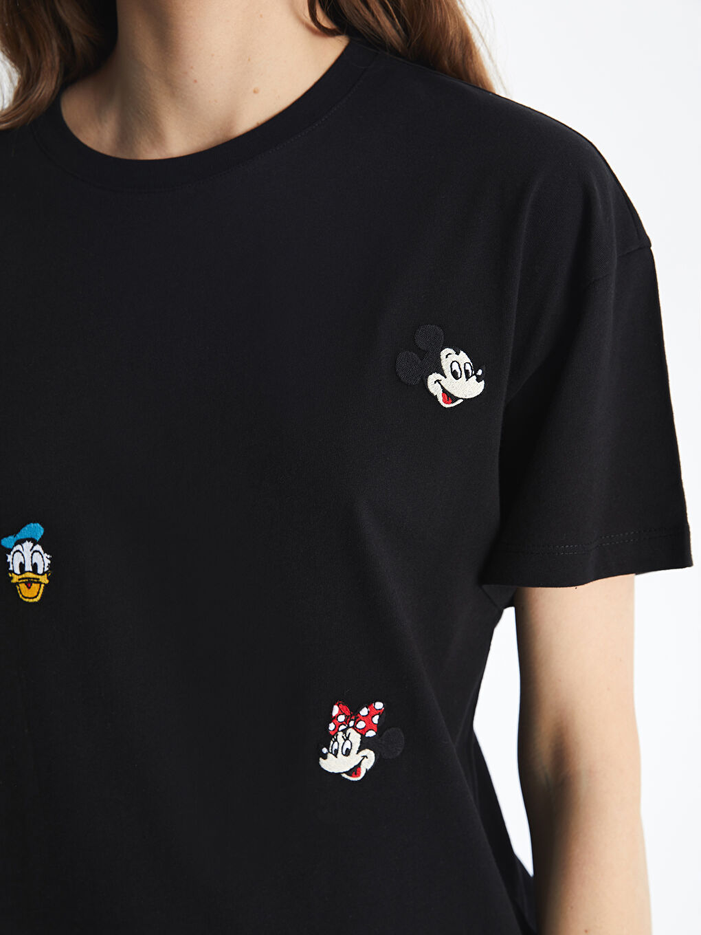 Siyah Mickey ve Arkadaşları Nakışlı Kadın Tişört-2