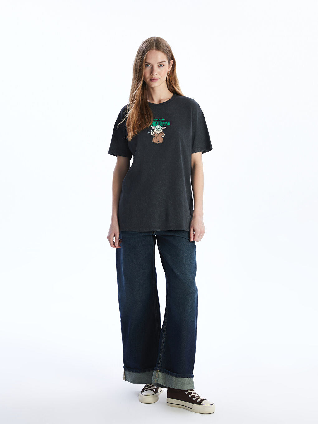 Antrasit Bisiklet Yaka The Mandalorian Baskılı Kadın Tişört-3