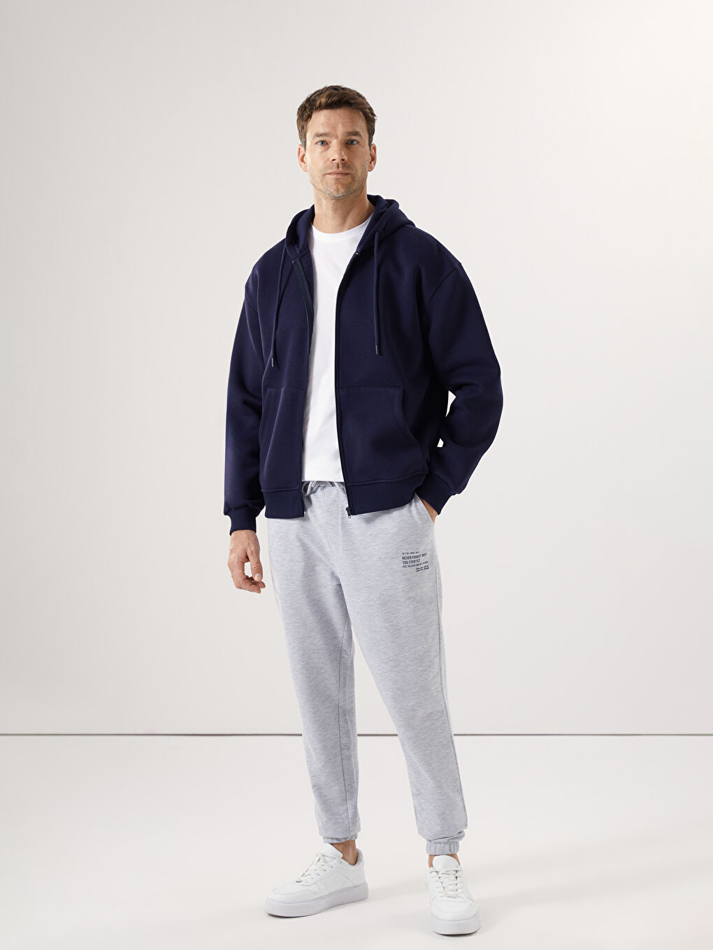 Gri Standart Kalıp Erkek Jogger Eşofman Altı