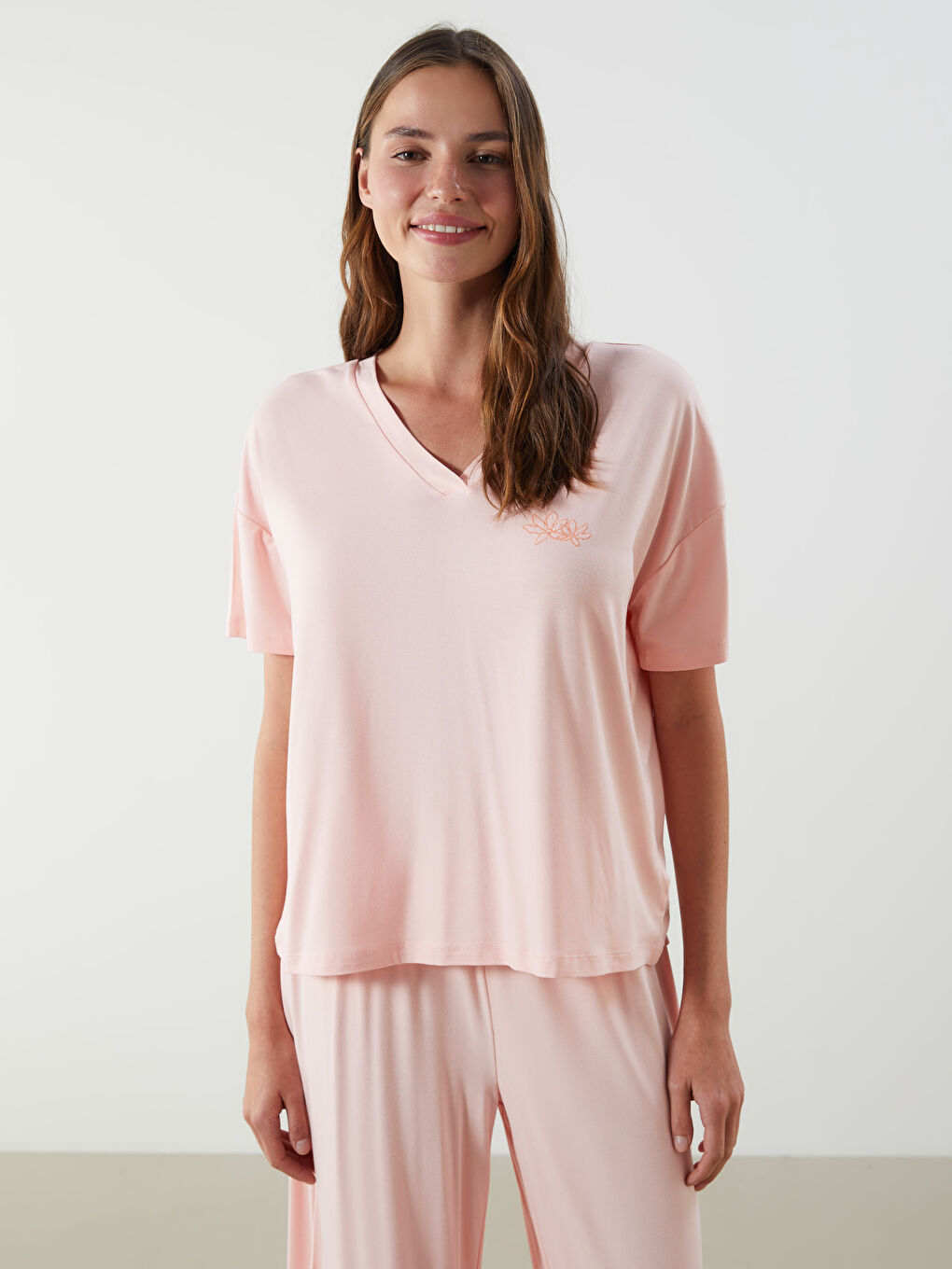 LCW DREAM Pembe V Yaka Çiçekli Kadın Kaprili Pijama Takımı