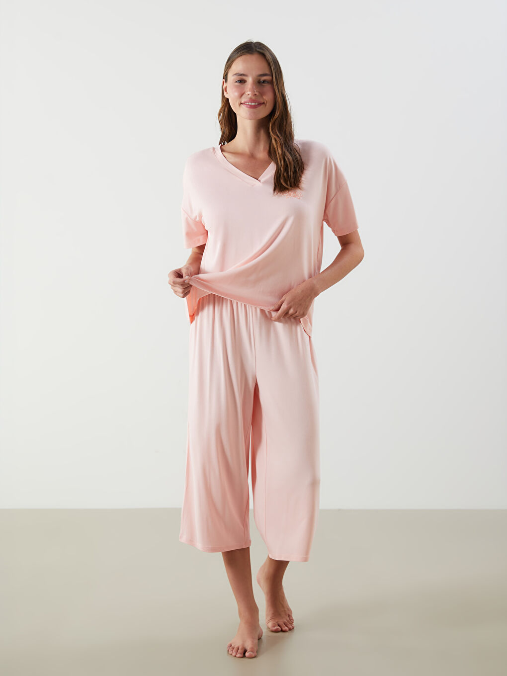 LCW DREAM Pembe V Yaka Çiçekli Kadın Kaprili Pijama Takımı - 1