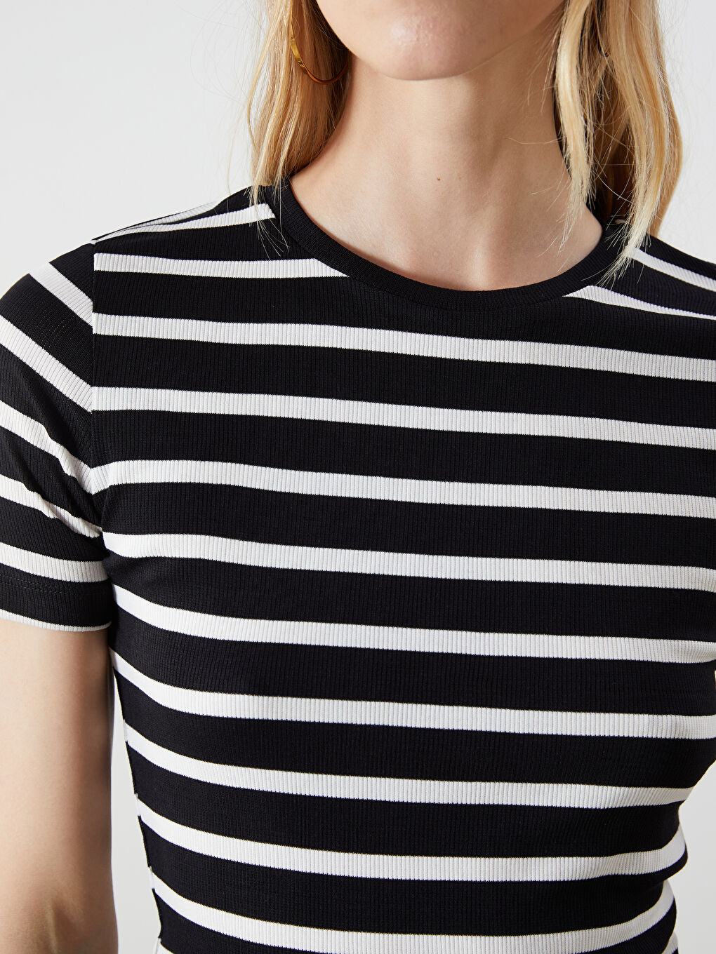 LCWAIKIKI Classic Crew Neck Striped Crop -S5H236Z8-LEG