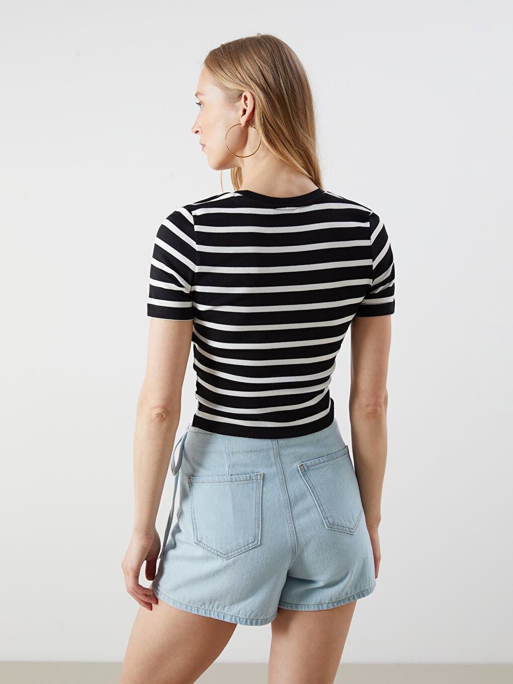 LCWAIKIKI Classic Crew Neck Striped Crop -S5H236Z8-LEG