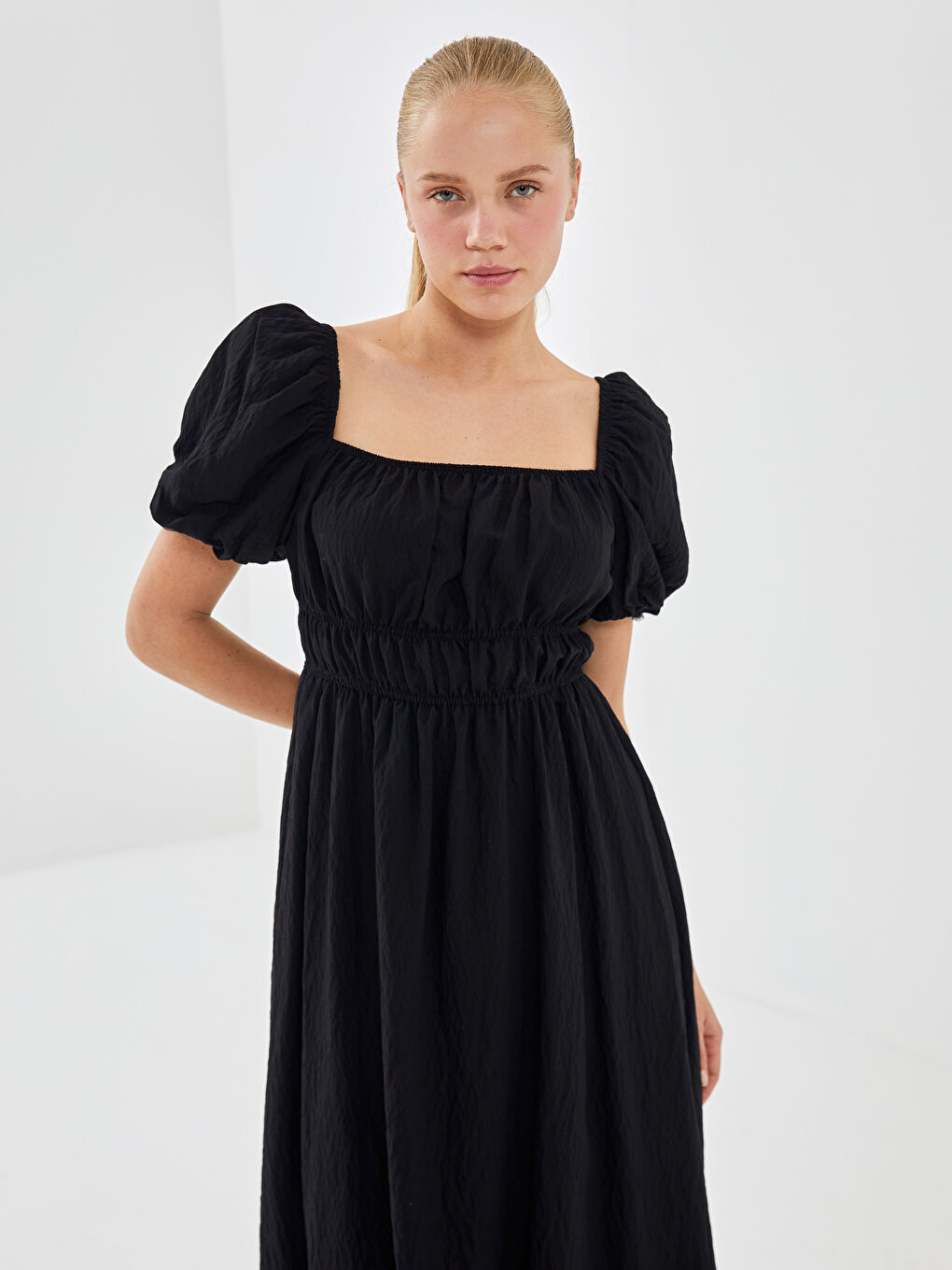 Siyah Kare Yaka Elbise-1