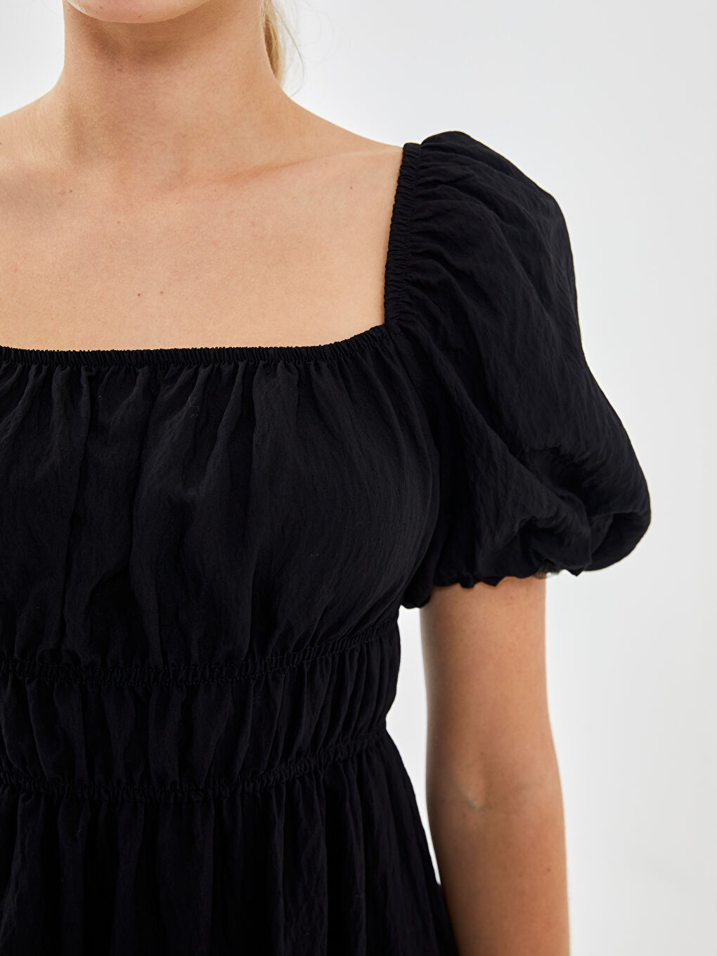 Siyah Kare Yaka Elbise-2