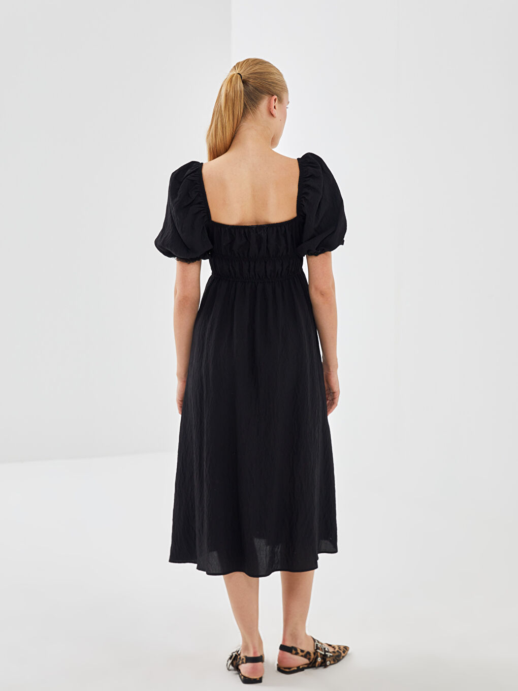 Siyah Kare Yaka Elbise-3