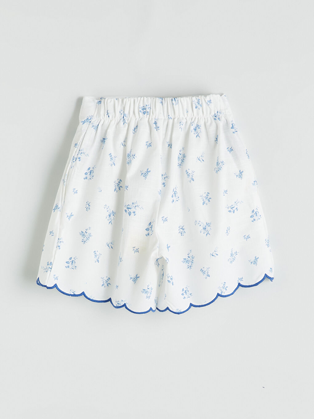 Beyaz Beli Lastikli Çiçekli Kız Çocuk Şort-2