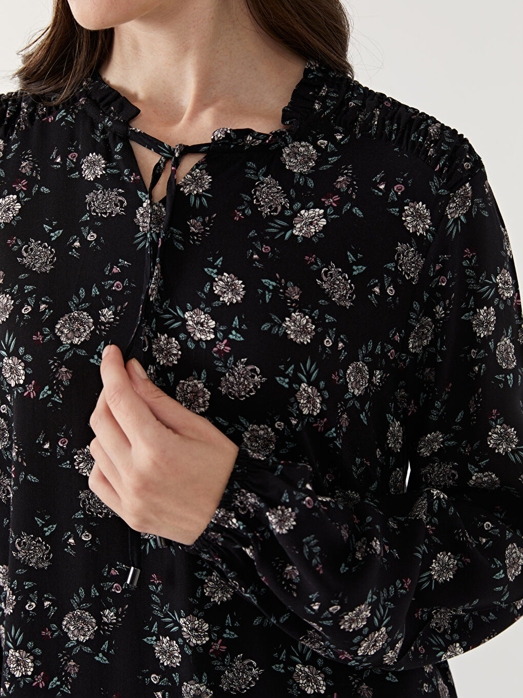 Siyah Bağlamalı Yaka Çiçekli Kadın Elbise-2