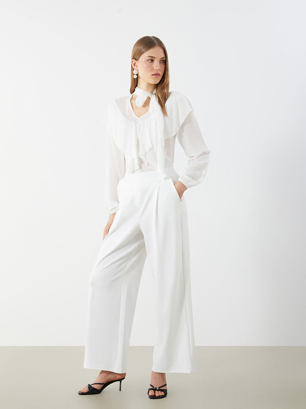 Ekru Beli Lastikli Geniş Paça Kadın Pileli Pantolon