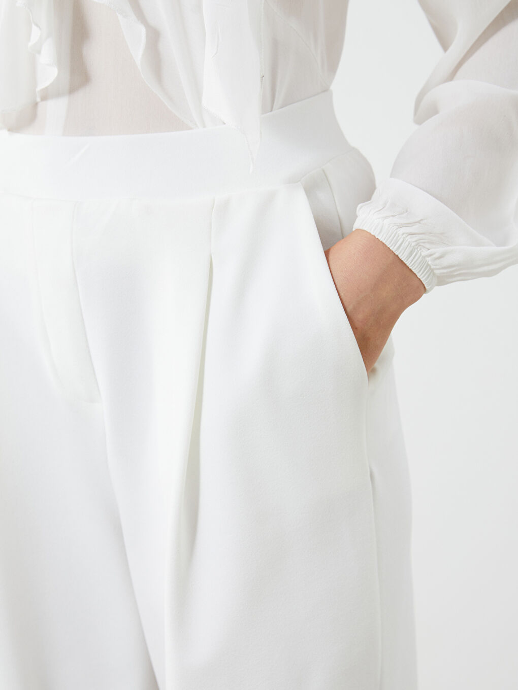 Ekru Beli Lastikli Geniş Paça Kadın Pileli Pantolon-2