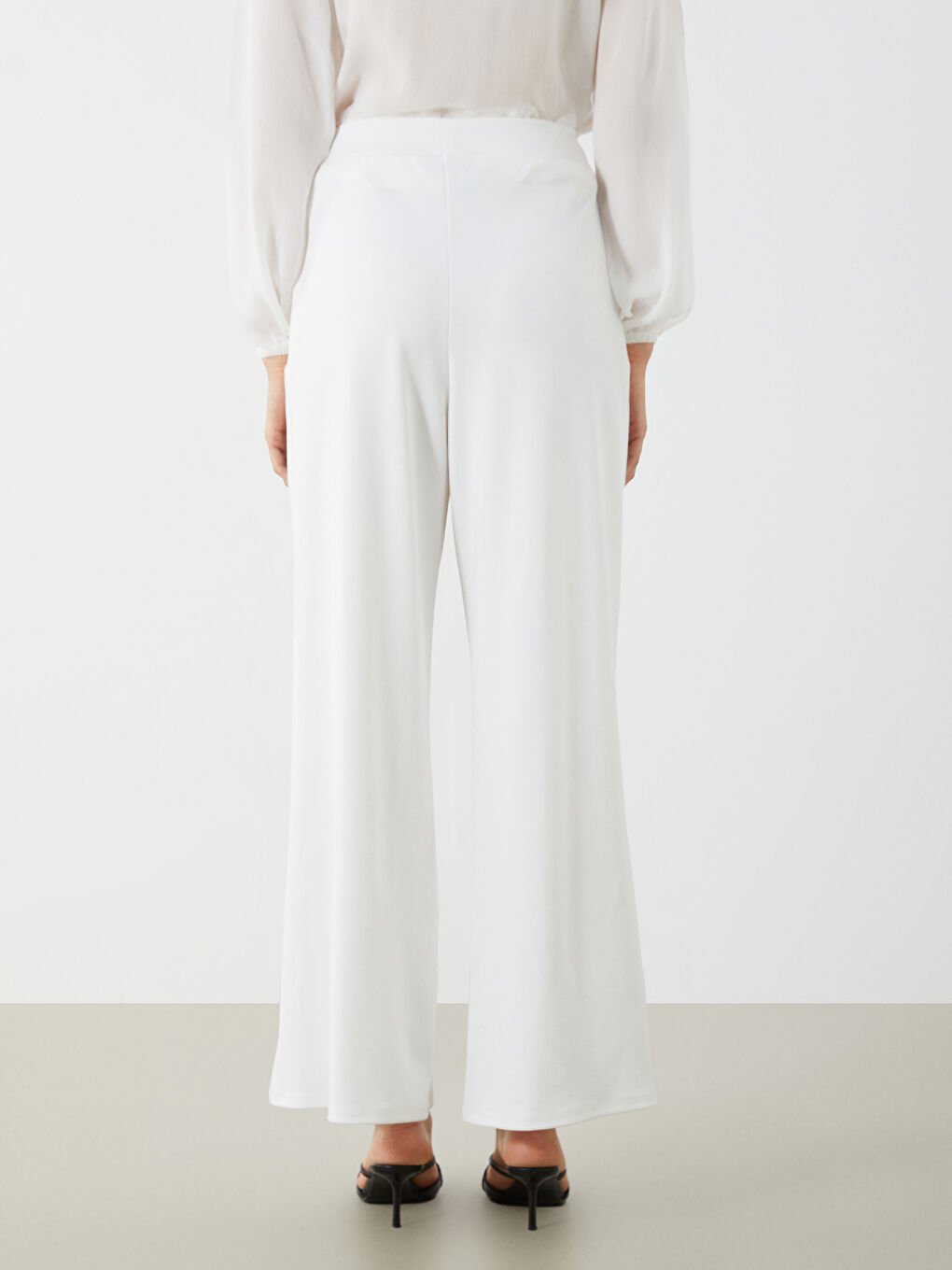 Ekru Beli Lastikli Geniş Paça Kadın Pileli Pantolon-3