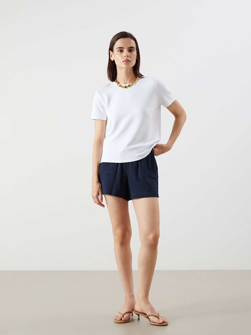 Lacivert Beli Lastikli Dokulu Müslin Kadın Şort