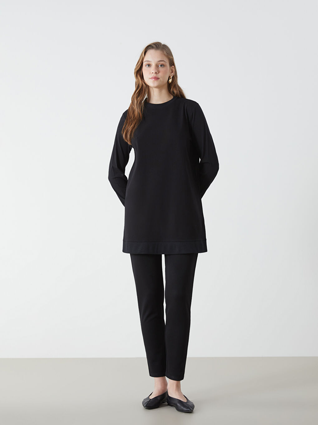 Siyah Bisiklet Yaka Düz Kadın Tunik-1