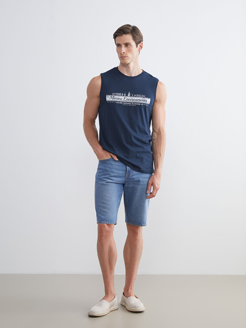 Lacivert Bisiklet Yaka Baskılı Erkek Kolsuz Tişört-1