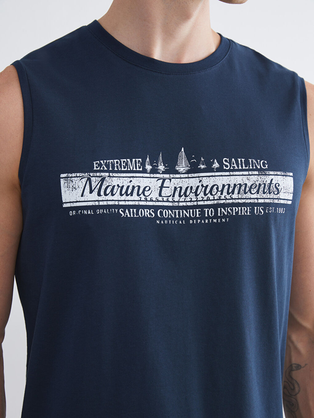 Lacivert Bisiklet Yaka Baskılı Erkek Kolsuz Tişört-2