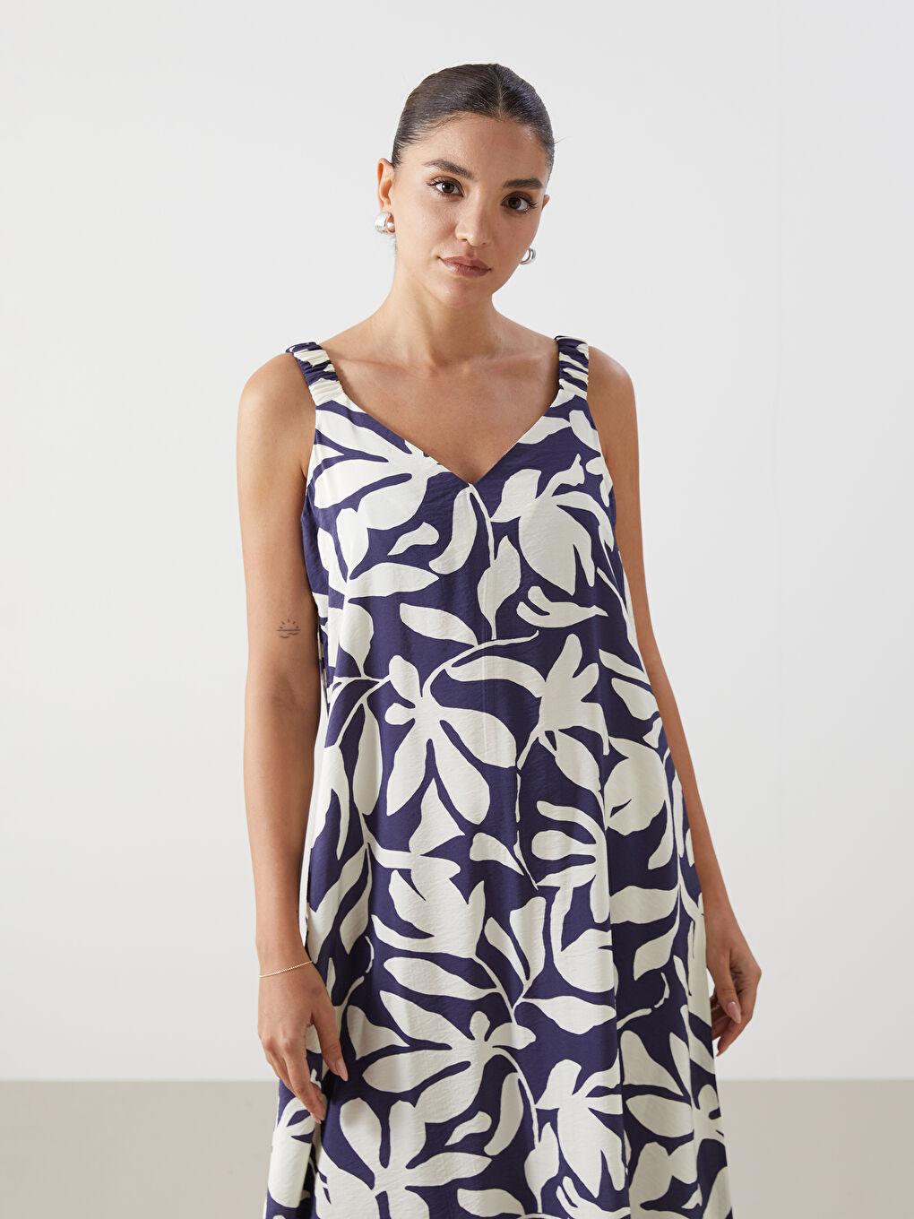 Patterned V-Neck Midi Dress -S5H590Z8-LSJ