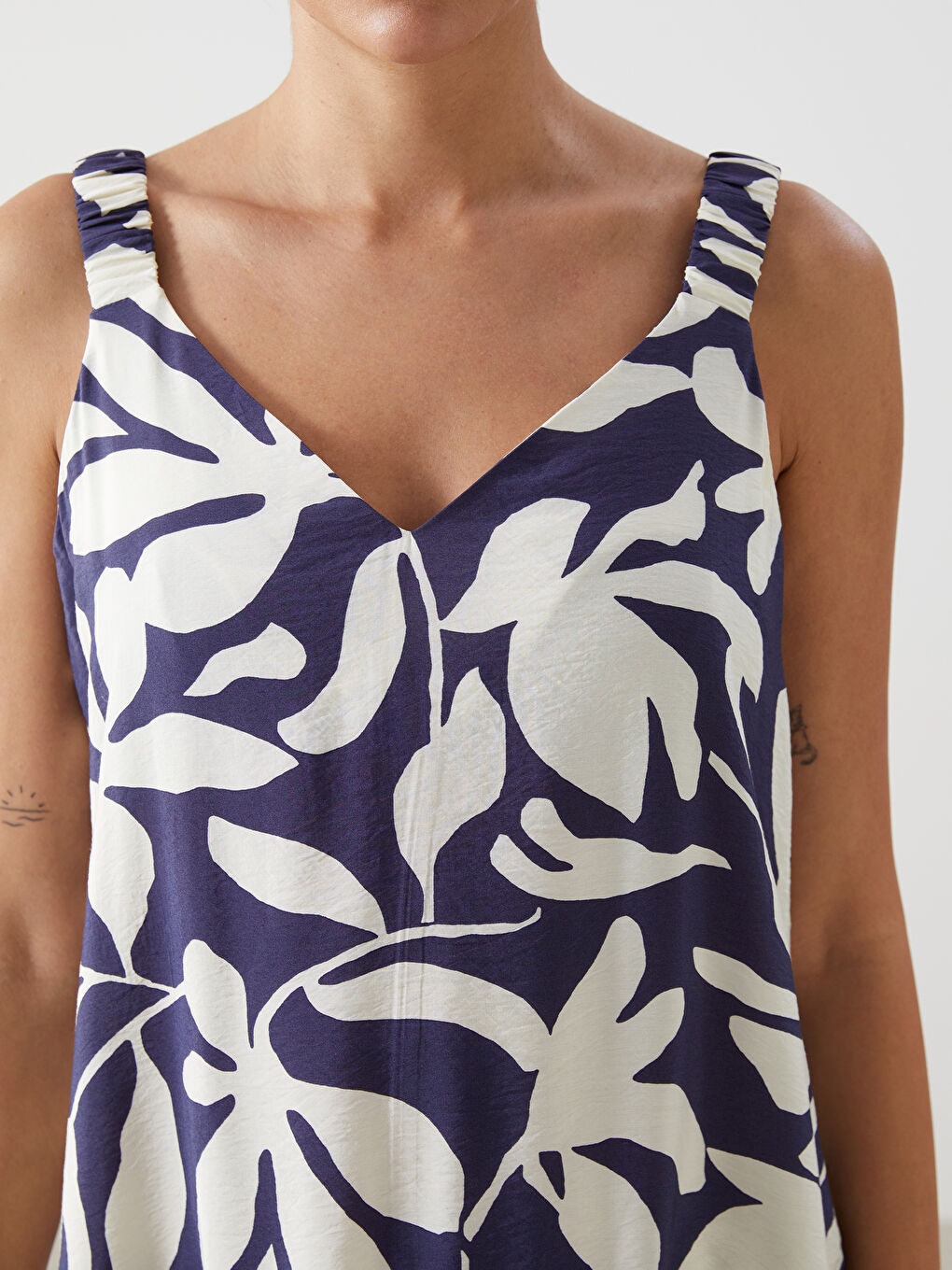 Patterned V-Neck Midi Dress -S5H590Z8-LSJ