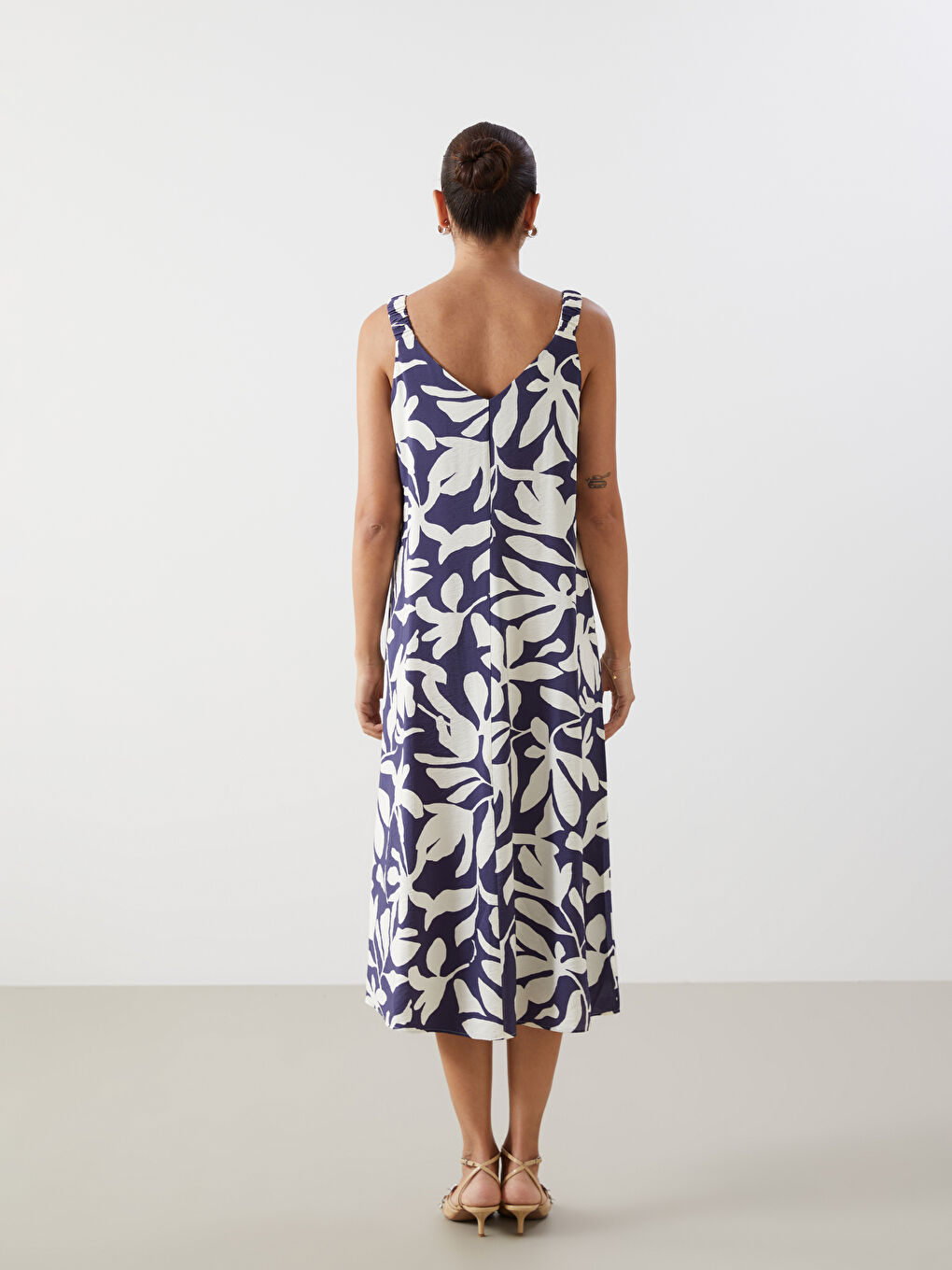 Patterned V-Neck Midi Dress -S5H590Z8-LSJ
