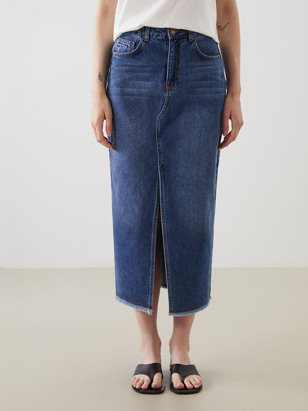Slim Fit Slit Detail Denim Skirt-1