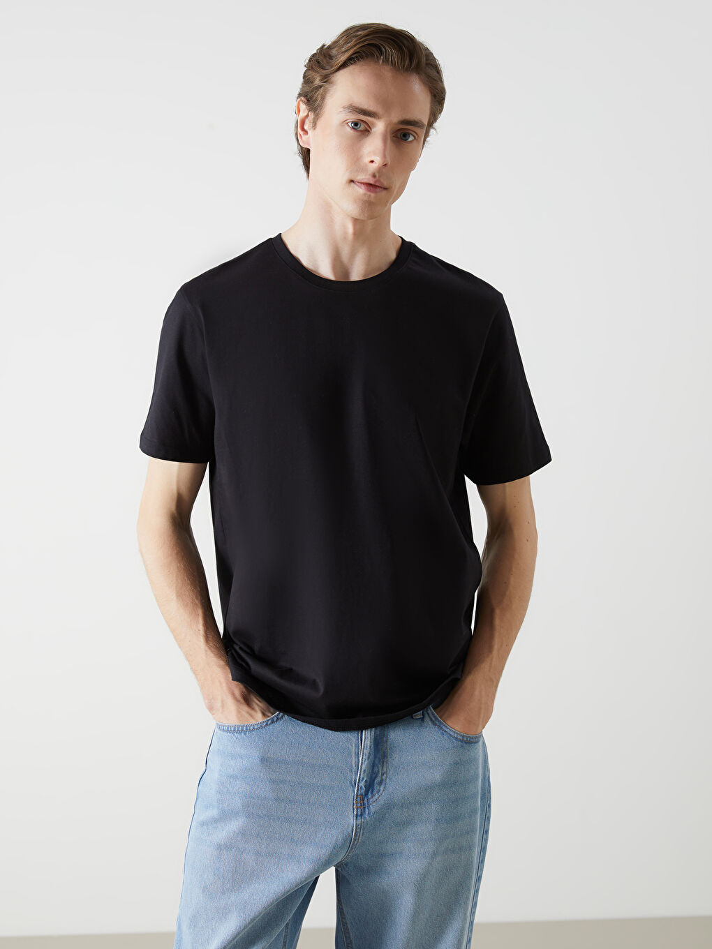 Siyah Bisiklet Yaka Baskılı Erkek Tişört