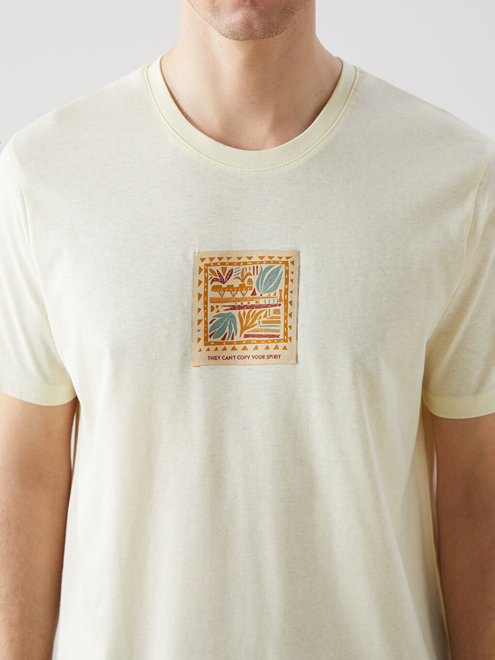 Sarı Bisiklet Yaka Baskılı Erkek Tişört-2