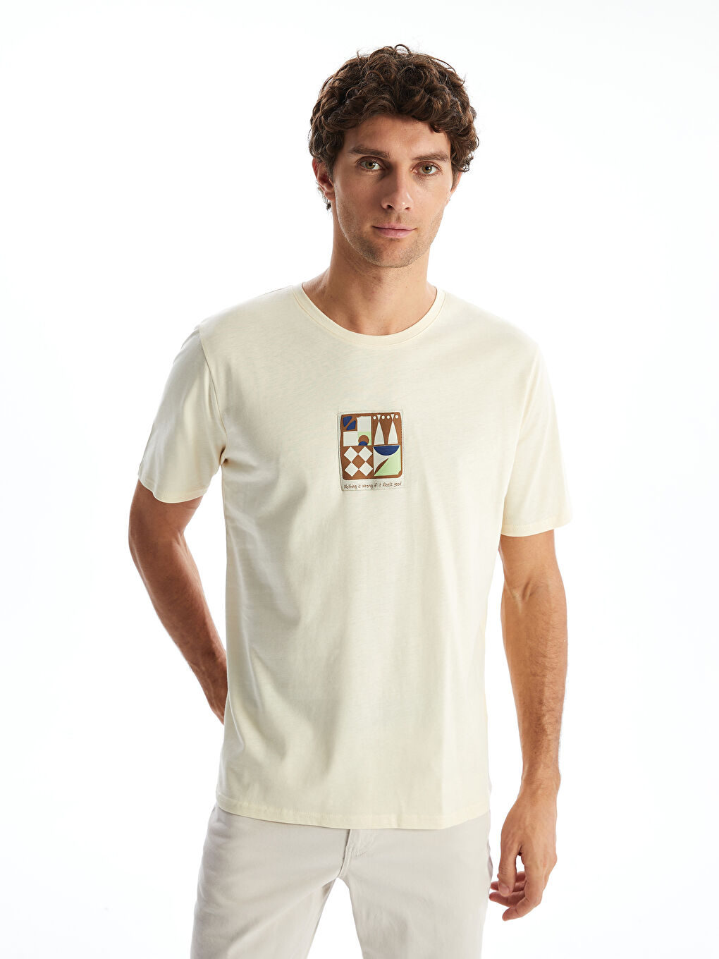 Bej Bisiklet Yaka Baskılı Erkek Tişört