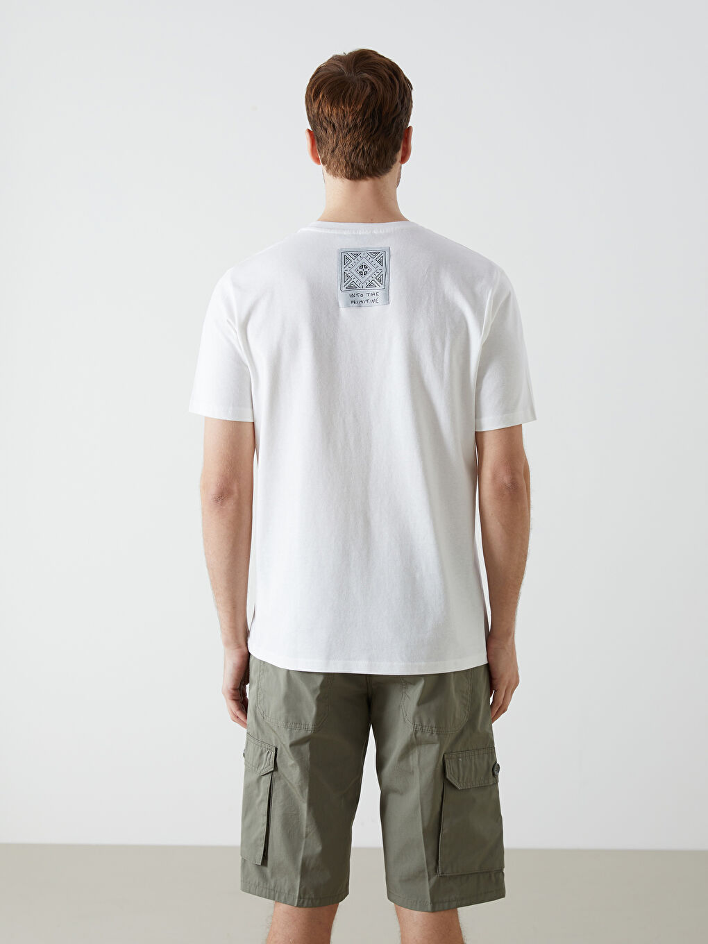 Beyaz Bisiklet Yaka Baskılı Erkek Tişört-3