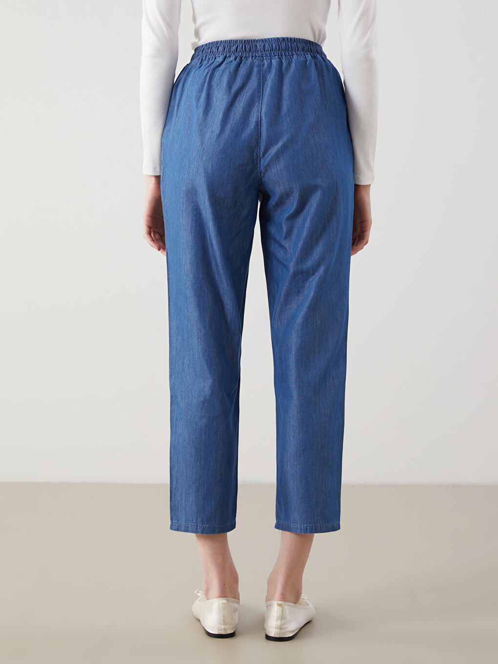 LCW Modest Indigo Beli Lastikli Carrot Fit Kadın Jean Pantolon - 4