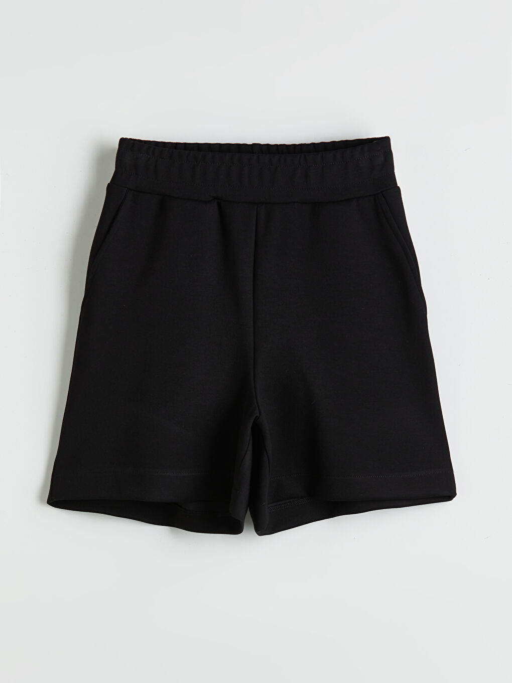 Siyah Beli Lastikli Kadın Şort-4