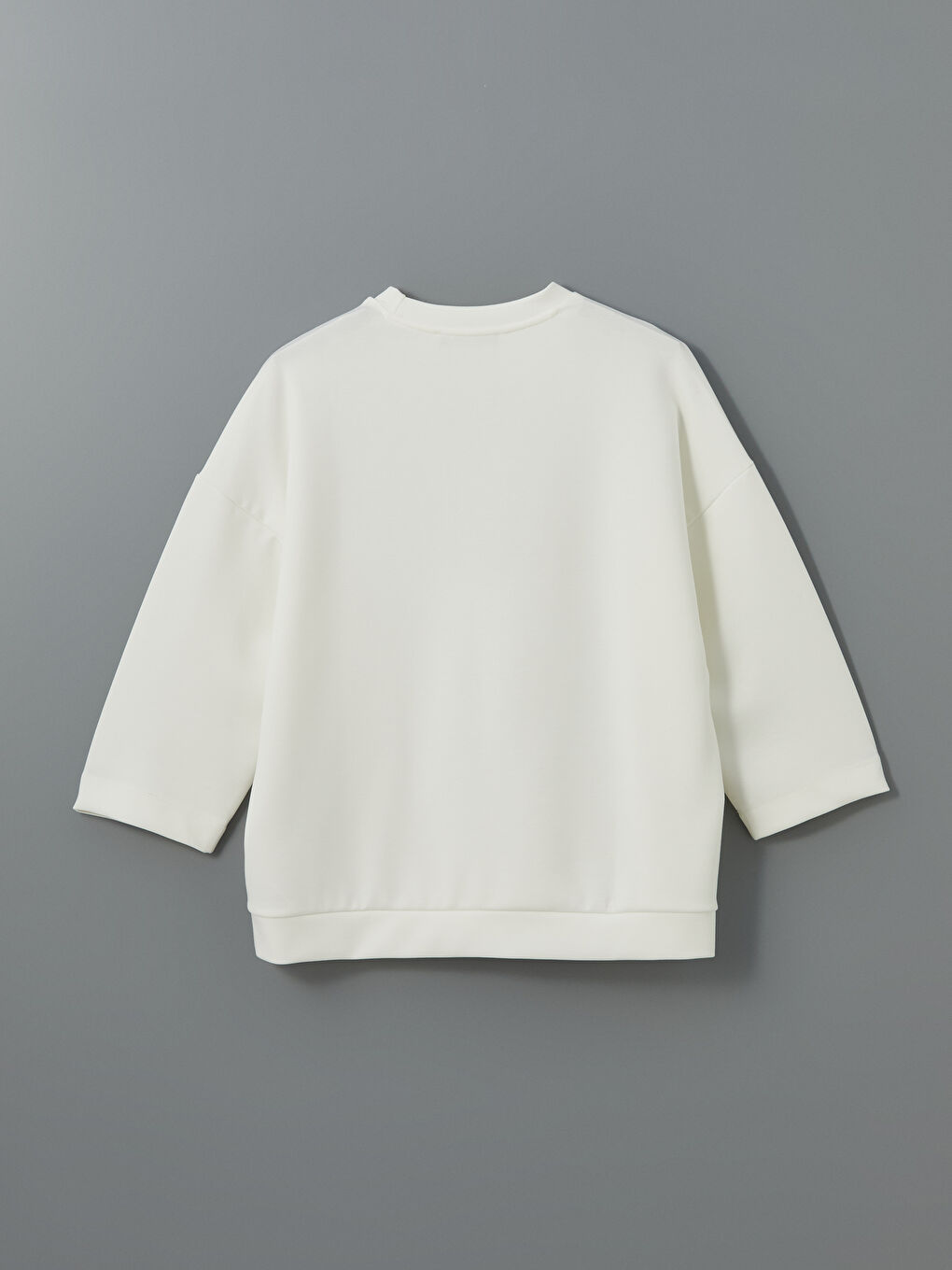 Beyaz Bisiklet Yaka Nakışlı Oversize Kadın Sweatshirt Tunik-5