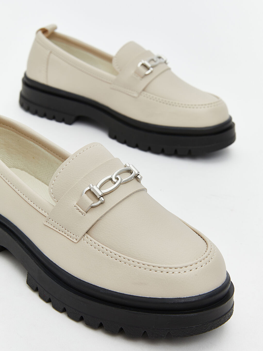 Bej Metal Toka Detaylı Kız Çocuk Loafer-1