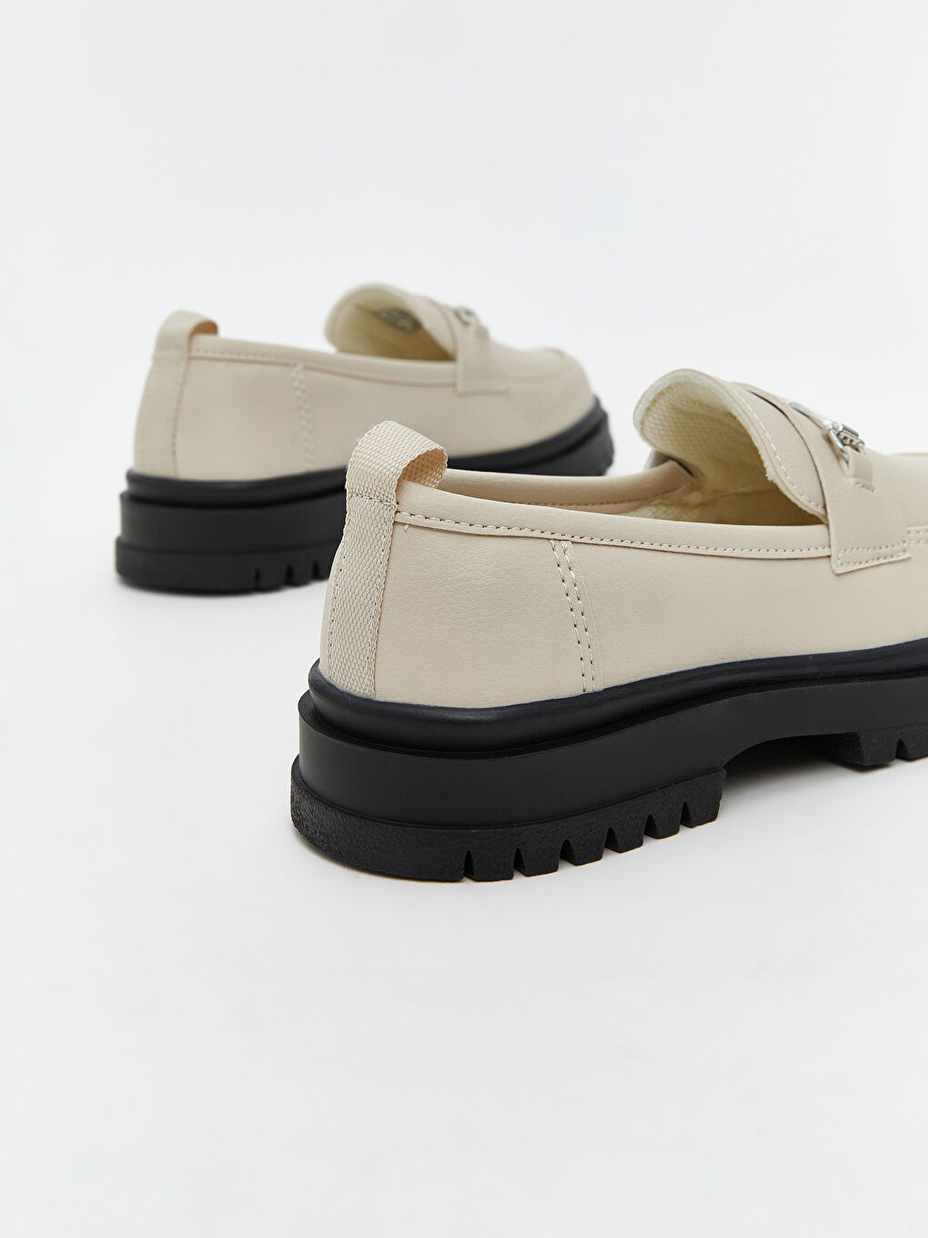 Bej Metal Toka Detaylı Kız Çocuk Loafer-5