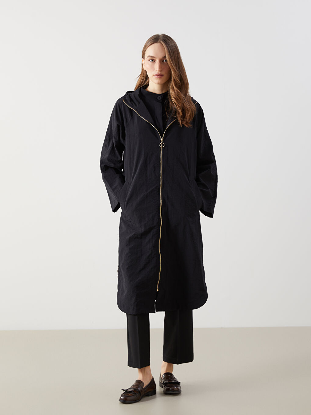 LCWAIKIKI Classic Siyah Kapüşonlu Düz Oversize Kadın Tunik